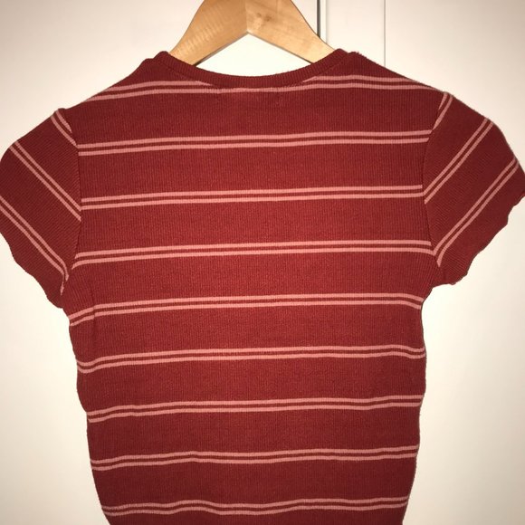 Striped red lettuce hem t-shirt - Picture 2 of 4